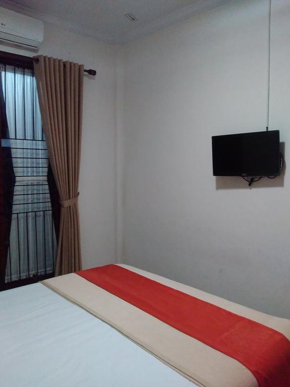 Rumah Sarwestri Hotel Bandung Ngoại thất bức ảnh